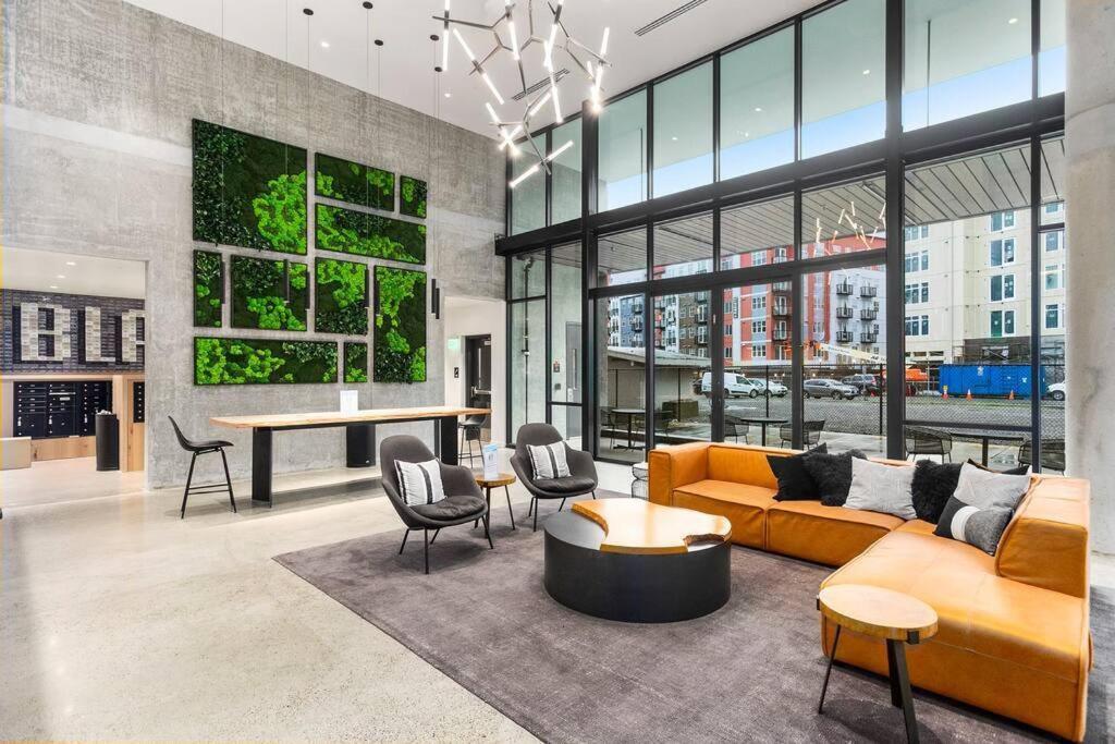 Airy And Open Corner Loft - 92 Walkscore Редмонд Екстер'єр фото