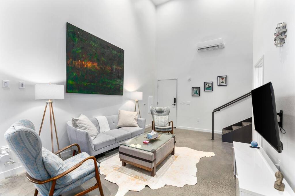 Airy And Open Corner Loft - 92 Walkscore Редмонд Екстер'єр фото